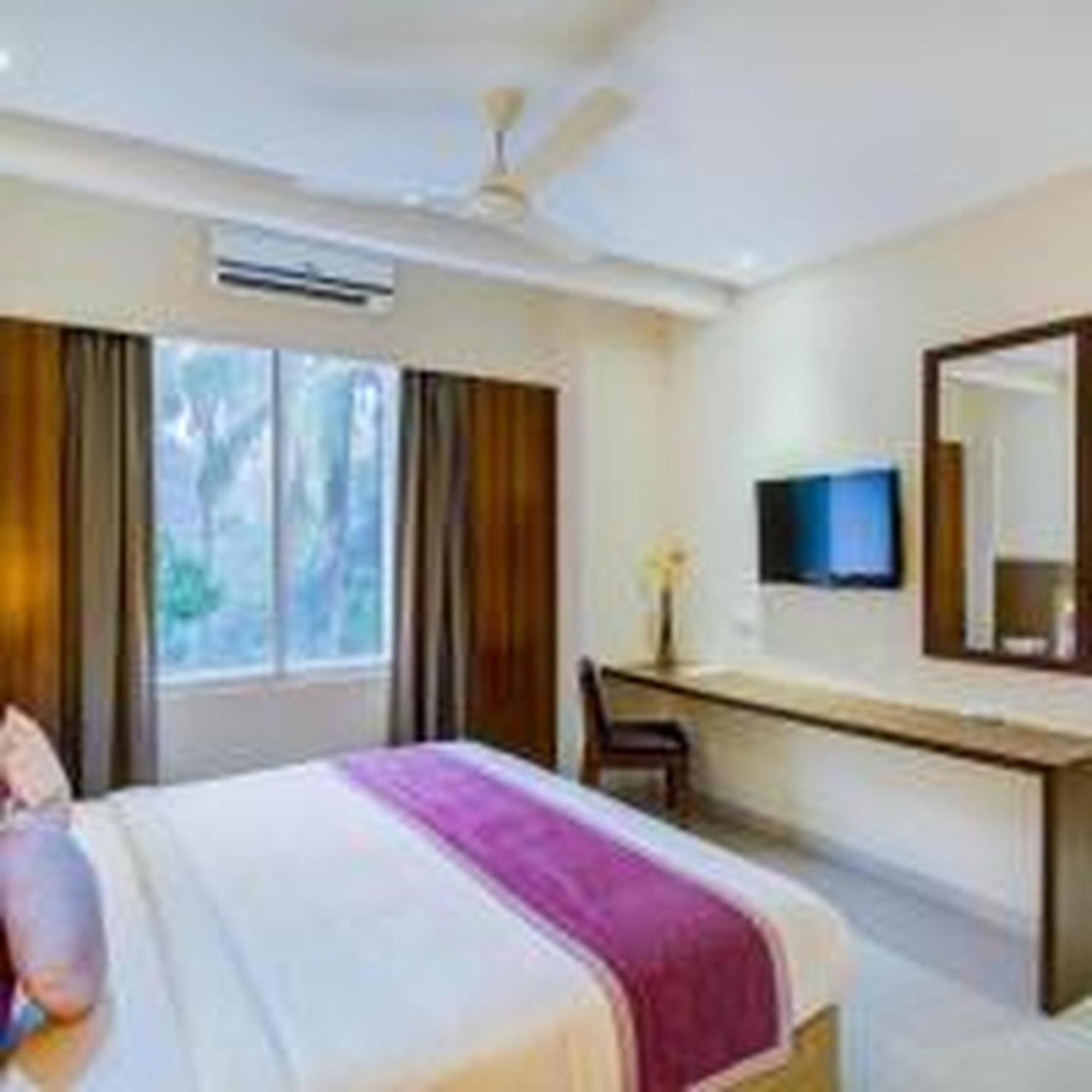 Jk Residency Kelakam Hotel Екстериор снимка